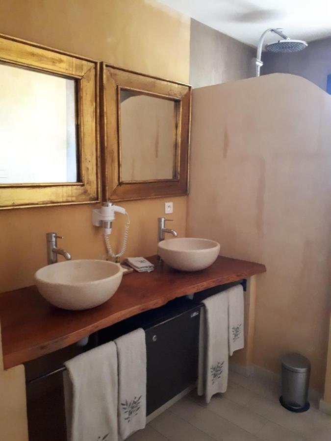 Mas Saint-Joseph Bed & Breakfast Fontvieille Ngoại thất bức ảnh